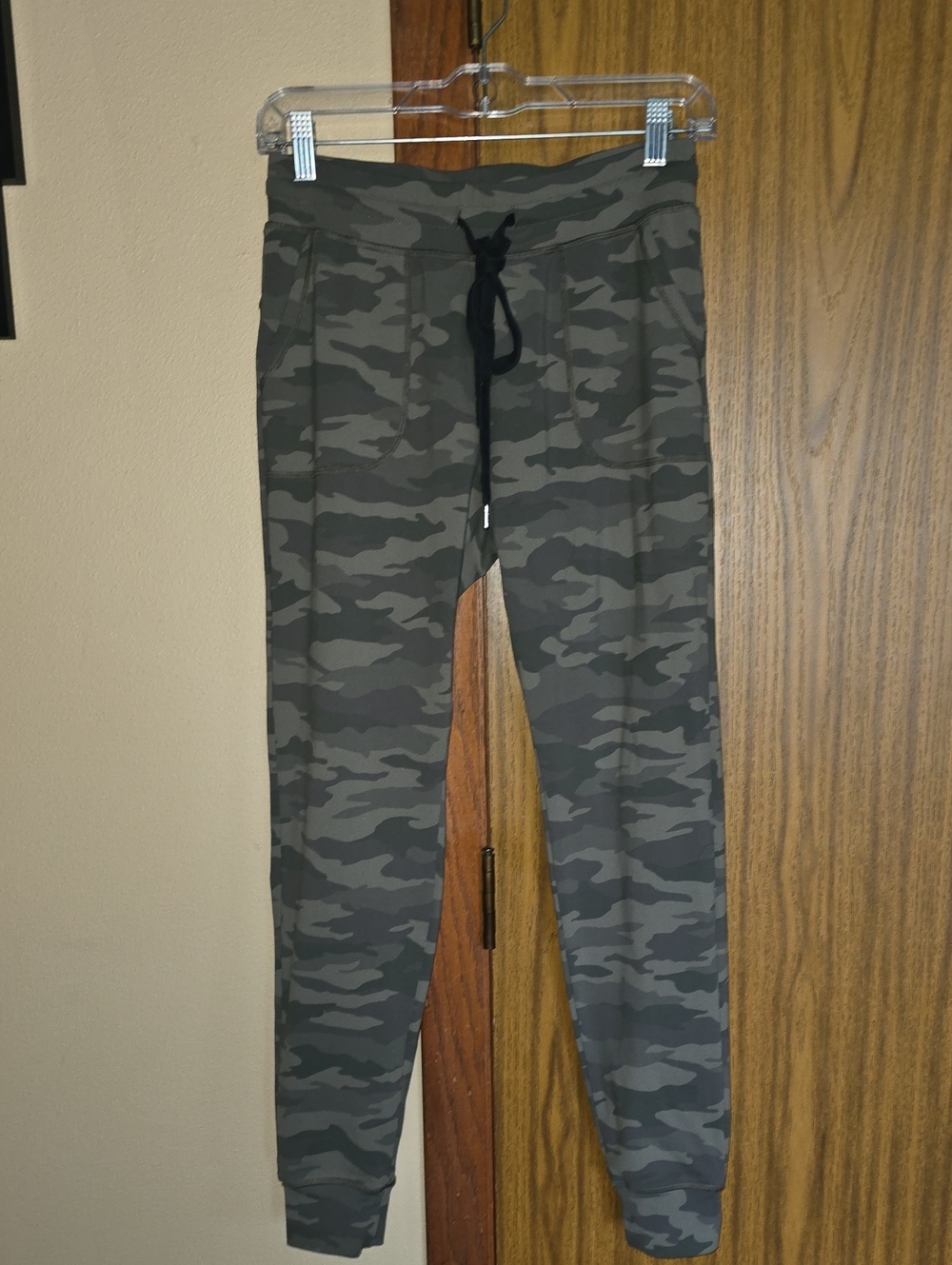 ZYIA Women's Olive & Gray Camo Jogger Sweatpants
